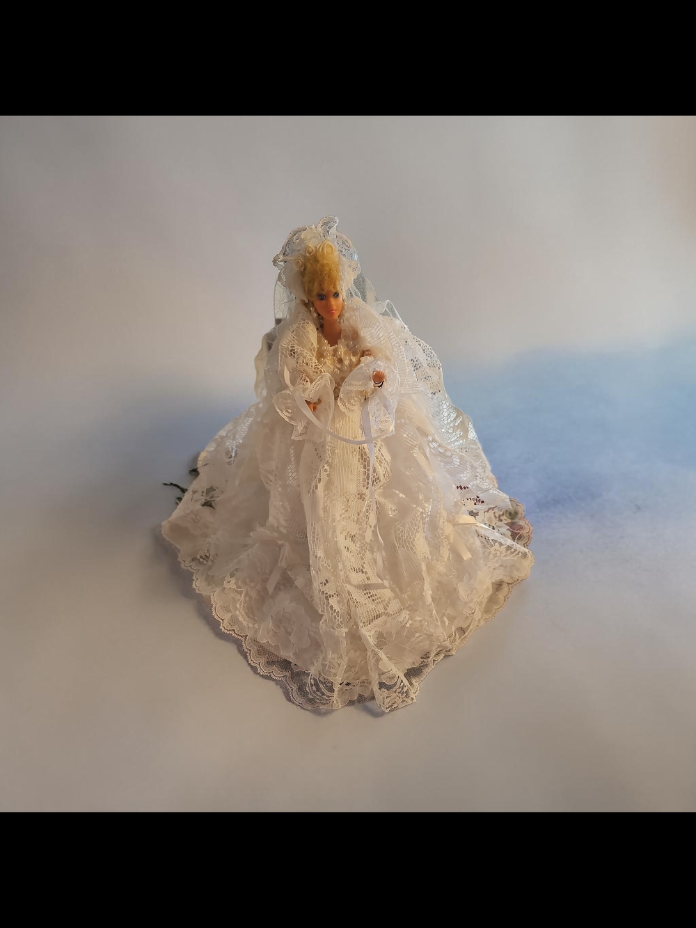 Mattel vintage Barbie Doll in White Lace Wedding Gown